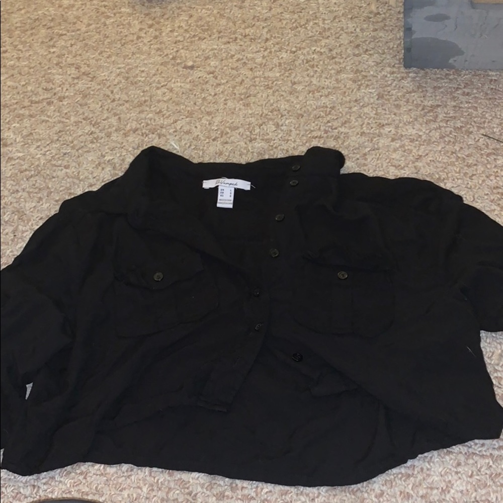 women’s black long sleeve button up crop top